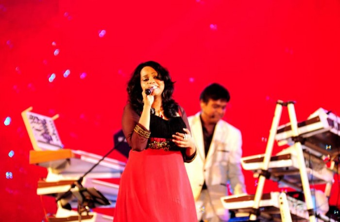 Harris-on-the-Edge-Concert-at-Mayajaal-Megha